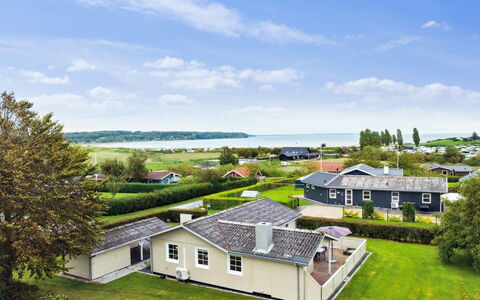 Haralda - 300M from the Sea: Blau, Strauch, Hütte, Ground, Garten, Estate, Schatten, Landscaping, Bauernhaus, Eco Hotel