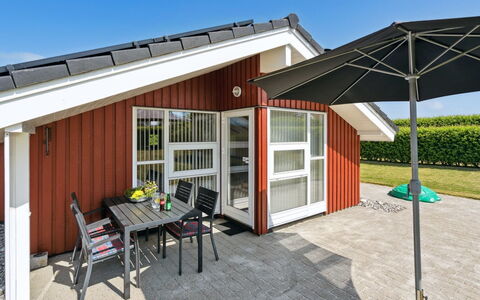 Inge - 300M from the Sea: Blau, Strauch, Hütte, Ground, Garten, Estate, Schatten, Landscaping, Bauernhaus, Eco Hotel