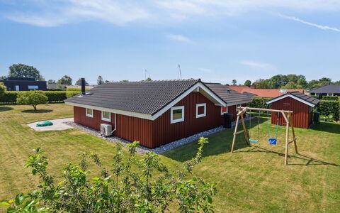 Inge - 300M from the Sea: Blau, Strauch, Hütte, Ground, Garten, Estate, Schatten, Landscaping, Bauernhaus, Eco Hotel