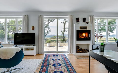 Jeppe - 50M to the Fjord: Flooring, Möbel, Fussboden, Interior Design, Holz, Holzboden, Decke, Wohnzimmer, Zuhause, Zimmer