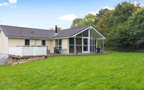 Cara - 200M from the Sea: Dach, Haus, Zuhause, Hütte, Abstellgleis, Estate, Auffahrt, Gartenbauten, Garten, Schuppen