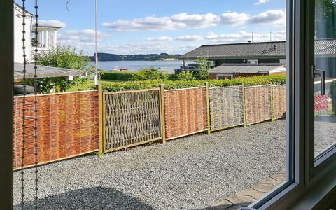 Star - 100M from the Sea: Dach, Haus, Grundstueck, Zuhause, Hütte, Estate, Gartenbauten, Schatten, Blockhaus, Landscaping