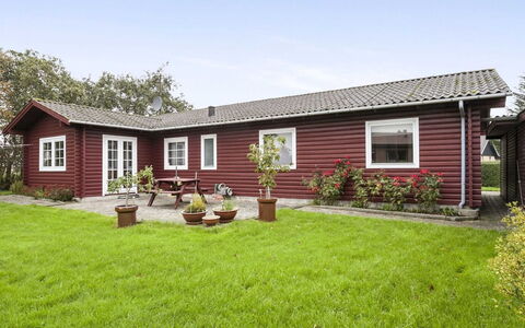 Harrieth - 16Km from the Sea: Blau, Strauch, Hütte, Ground, Garten, Estate, Schatten, Landscaping, Bauernhaus, Eco Hotel