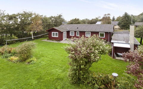 Harrieth - 16Km from the Sea: Blau, Strauch, Hütte, Ground, Garten, Estate, Schatten, Landscaping, Bauernhaus, Eco Hotel