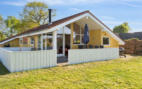 Dolores - 100M from the Sea: Dach, Haus, Zuhause, Hütte, Tür, Abstellgleis, Deck, Veranda, Planke, Hartholz