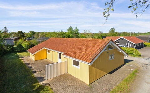 Dolores - 100M from the Sea: Dach, Haus, Zuhause, Hütte, Tür, Abstellgleis, Deck, Veranda, Planke, Hartholz