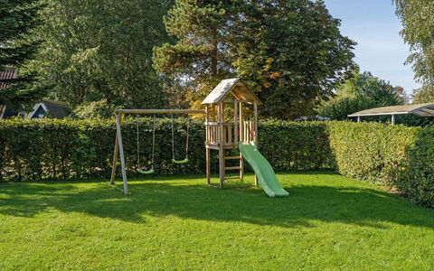 Hellena - 90M from the Sea: Die Architektur, Dach, Zuhause, Verbundwerkstoff, Daylighting, Abstellgleis, Auffahrt