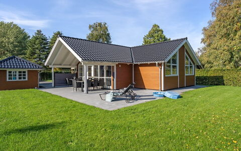 Hellena - 90M from the Sea: Die Architektur, Dach, Zuhause, Verbundwerkstoff, Daylighting, Abstellgleis, Auffahrt