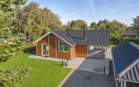 Hellena - 90M from the Sea: Die Architektur, Dach, Zuhause, Verbundwerkstoff, Daylighting, Abstellgleis, Auffahrt