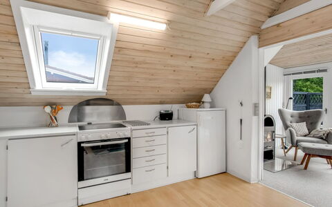 Siouxsie - 500M from the Sea: Flooring, Holz, Decke, Möbel, Interior Design, Fussboden, Beleuchtung, Light Fixture, Küche, Dachboden