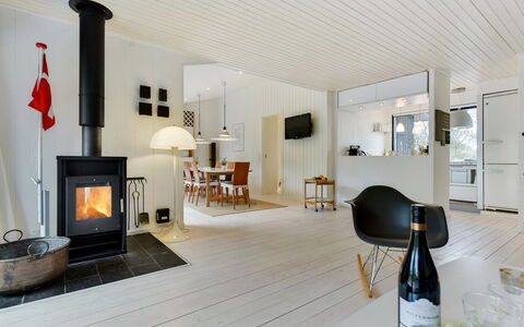 Judyta - 1Km from the Sea: Flooring, Fussboden, Holz, Holzboden, Interior Design, Decke, Wohnzimmer, Zuhause, Zimmer, Möbel
