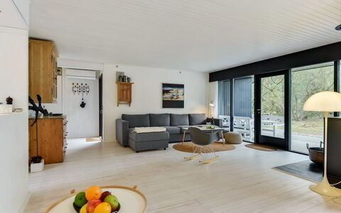Judyta - 1Km from the Sea: Möbel, Interior Design, Flooring, Couch, Fussboden, Holz, Decke, Wohnzimmer, Zimmer, Beleuchtung
