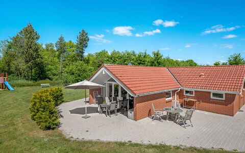 Erp - 10Km from the Sea: Dach, Haus, Zuhause, Hütte, Tür, Abstellgleis, Deck, Veranda, Planke, Hartholz