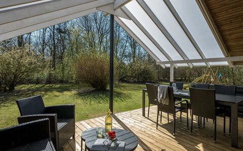 Snefrid - 12Km from the Sea: Decke, Flooring, Interior Design, Fussboden, Verbundwerkstoff, Möbel, Resort, Hotel, Design, Daylighting
