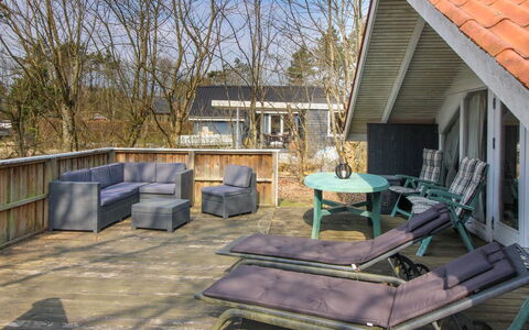 Carlotta - 12Km from the Sea: Dach, Haus, Grundstueck, Zuhause, Hütte, Estate, Gartenbauten, Schatten, Blockhaus, Landscaping