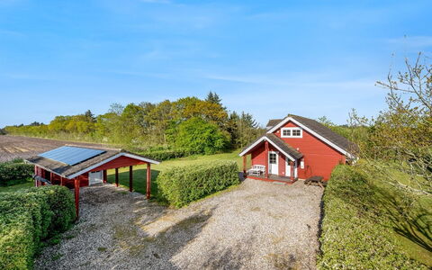 Liam - 800M to the Fjord: Strauch, Dach, Hütte, Garten, Estate, Bauernhaus, Landscaping, Auffahrt, Gartenbauten