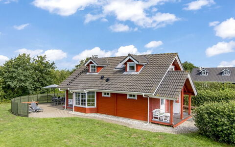 Liam - 800M to the Fjord: Zuhause, Haus, Dach, Hütte, Estate, Garten, Rasen, Bauernhaus, Garten, Design