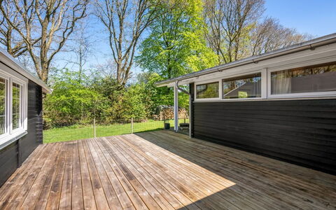 Emmanuela - 700M to the Fjord: Holz, Hartholz, Planke, Holzboden, Deck, Schatten, Holzbeize, Abstellgleis, Veranda, Design