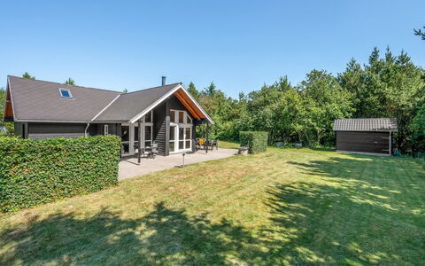 Yvonna - 350M to the Fjord: Haus, Zuhause, Hütte, Dach, Estate, Garten, Abstellgleis, Rasen, Bauernhaus, Gartenbauten