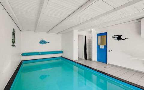 Aarni - 250M to the Fjord: Schwimmbad, Flooring, Fussboden, Interior Design, Decke, Verbundwerkstoff, Resort, Hotel, Design, Daylighting