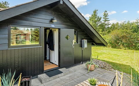 Raita - 350M to the Fjord: Möbel, Holz, Interior Design, Flooring, Fussboden, Stuhl, Zimmer, Decke, Wohnzimmer, Wohnung