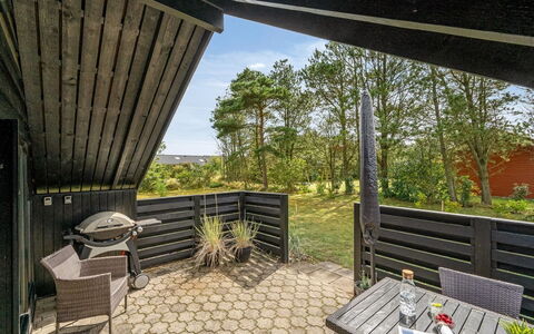 Raita - 350M to the Fjord: Möbel, Holz, Interior Design, Flooring, Fussboden, Stuhl, Zimmer, Decke, Wohnzimmer, Wohnung