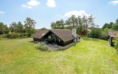 Raita - 350M to the Fjord: Möbel, Holz, Interior Design, Flooring, Fussboden, Stuhl, Zimmer, Decke, Wohnzimmer, Wohnung