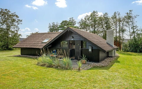 Raita - 350M to the Fjord: Möbel, Holz, Interior Design, Flooring, Fussboden, Stuhl, Zimmer, Decke, Wohnzimmer, Wohnung