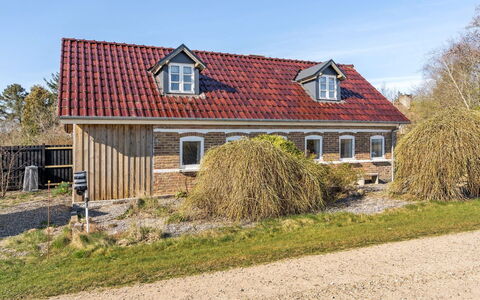 Malene - 700M to the Fjord: Dach, Haus, Zuhause, Hütte, Abstellgleis, Estate, Auffahrt, Gartenbauten, Garten, Schuppen