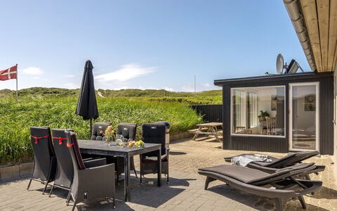 Ludwik - 150M from the Sea: Die Architektur, Dach, Zuhause, Verbundwerkstoff, Daylighting, Abstellgleis, Auffahrt