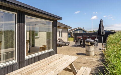 Ludwik - 150M from the Sea: Die Architektur, Dach, Zuhause, Verbundwerkstoff, Daylighting, Abstellgleis, Auffahrt