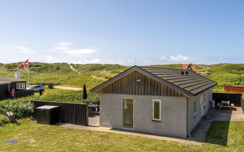 Ludwik - 150M from the Sea: Die Architektur, Dach, Zuhause, Verbundwerkstoff, Daylighting, Abstellgleis, Auffahrt