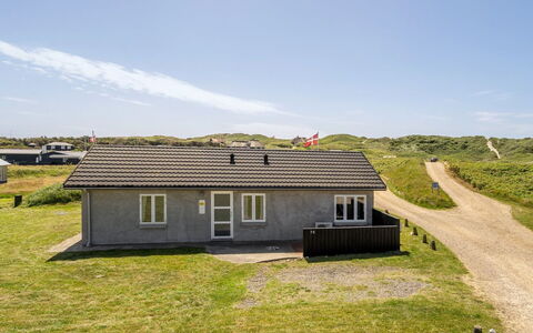 Ludwik - 150M from the Sea: Die Architektur, Dach, Zuhause, Verbundwerkstoff, Daylighting, Abstellgleis, Auffahrt