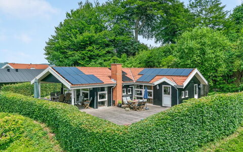 Algot - 100M to the Fjord: Dach, Haus, Zuhause, Hütte, Abstellgleis, Estate, Auffahrt, Gartenbauten, Garten, Schuppen