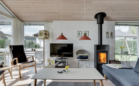 Hilmer - from the Sea: Flooring, Holz, Fussboden, Interior Design, Möbel, Decke, Holzboden, Wohnzimmer, Beleuchtung, Stuhl