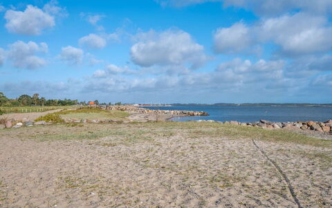 Ekatarina - 125M from the Sea: Himmel, Blau, Wasser, Gewässer, Horizont, Natürlichen Umgebung, Wolke, Küste, \Fels, Ufer