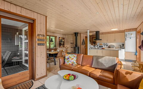 Engeline - 300M to the Fjord: Interior Design, Holz, Möbel, Flooring, Decke, Fussboden, Couch, Zimmer, Wohnzimmer, Stuhl