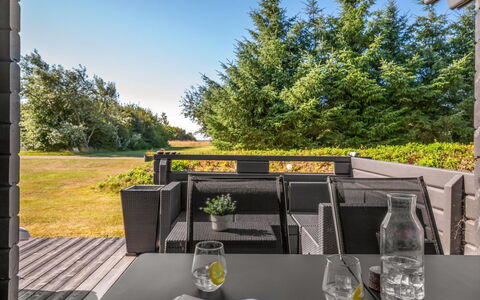 Engeline - 300M to the Fjord: Möbel, Gartenmöbel, Tisch Im Freien, Schatten, Stuhl, Garten, Hartholz, Deck, Landscaping, Küche & Esszimmer Tisch