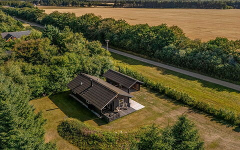 Engeline - 300M to the Fjord: Landschaft, Einfach, Ländliches Gebiet, Grundstueck, Haus, Dach, Zuhause, Feld, Hütte, Estate