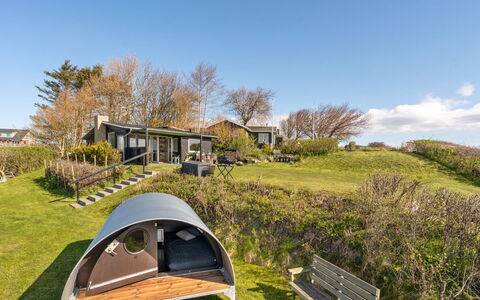 Nielsen - 30M to the Fjord: Gras, Wiese, Garten, Gartenbauten, Garten, Park, Schuppen, Blockhaus, Camping