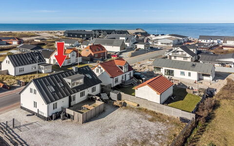 Thilla - 100M from the Sea: Haus, Zuhause, Dach, Hütte, Grundstueck, Estate, Bauernhaus, Dorf, Bauernhof