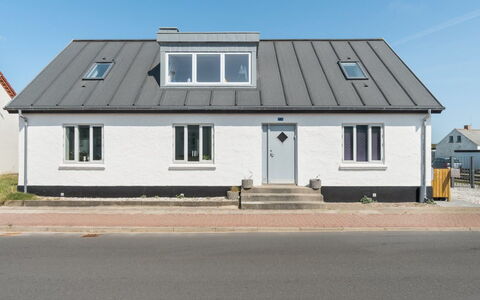 Thilla - 100M from the Sea: Haus, Zuhause, Dach, Hütte, Grundstueck, Estate, Bauernhaus, Dorf, Bauernhof