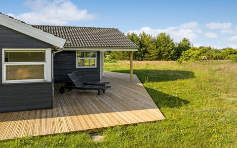 Sulki - 3.5Km from the Sea: Hütte, Zuhause, Haus, Dach, Veranda, Estate, Abstellgleis, Gartenbauten, Bauernhaus, Garten