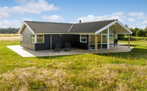 Sulki - 3.5Km from the Sea: Hütte, Zuhause, Haus, Dach, Veranda, Estate, Abstellgleis, Gartenbauten, Bauernhaus, Garten