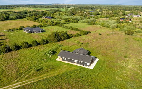 Sulki - 3.5Km from the Sea: Hütte, Zuhause, Haus, Dach, Veranda, Estate, Abstellgleis, Gartenbauten, Bauernhaus, Garten