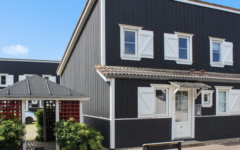 Eleen - 100M to the Fjord: Dach, Haus, Grundstueck, Zuhause, Hütte, Estate, Gartenbauten, Schatten, Blockhaus, Landscaping