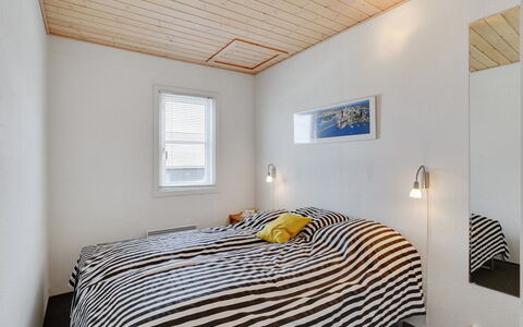 Siunde - 100M to the Fjord: Wand, Holz, Decke, Interior Design, Schlafzimmer, Fussboden, Flooring, Bett, Zuhause, Zimmer