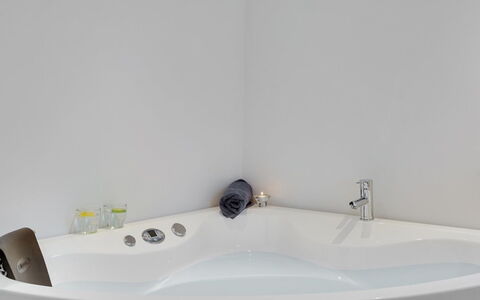 Ailke - 2Km to the Fjord: Armatur, Badewanne, Zapfhahn, Installation, Badezimmer, Design, Sinken