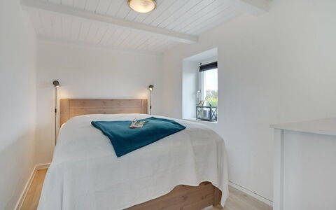 Ailke - 2Km to the Fjord: Bett, Schlafzimmer, Interior Design, Flooring, Fussboden, Wand, Holz, Bettdecke, Decke, Bedding