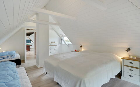 Ailke - 2Km to the Fjord: Bett, Schlafzimmer, Holz, Flooring, Decke, Fussboden, Interior Design, Möbel, Bedding, Bettdecke